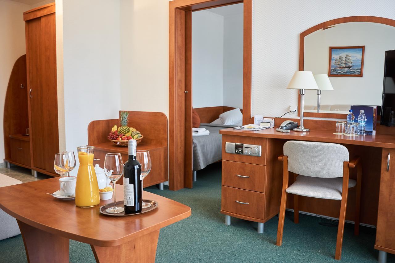 Hotel Unitral Spa W Mielnie Mielno  Eksteriør billede